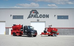 Новейший асфальтоукладчик Falcon помогает своим клиентам добиваться успеха
